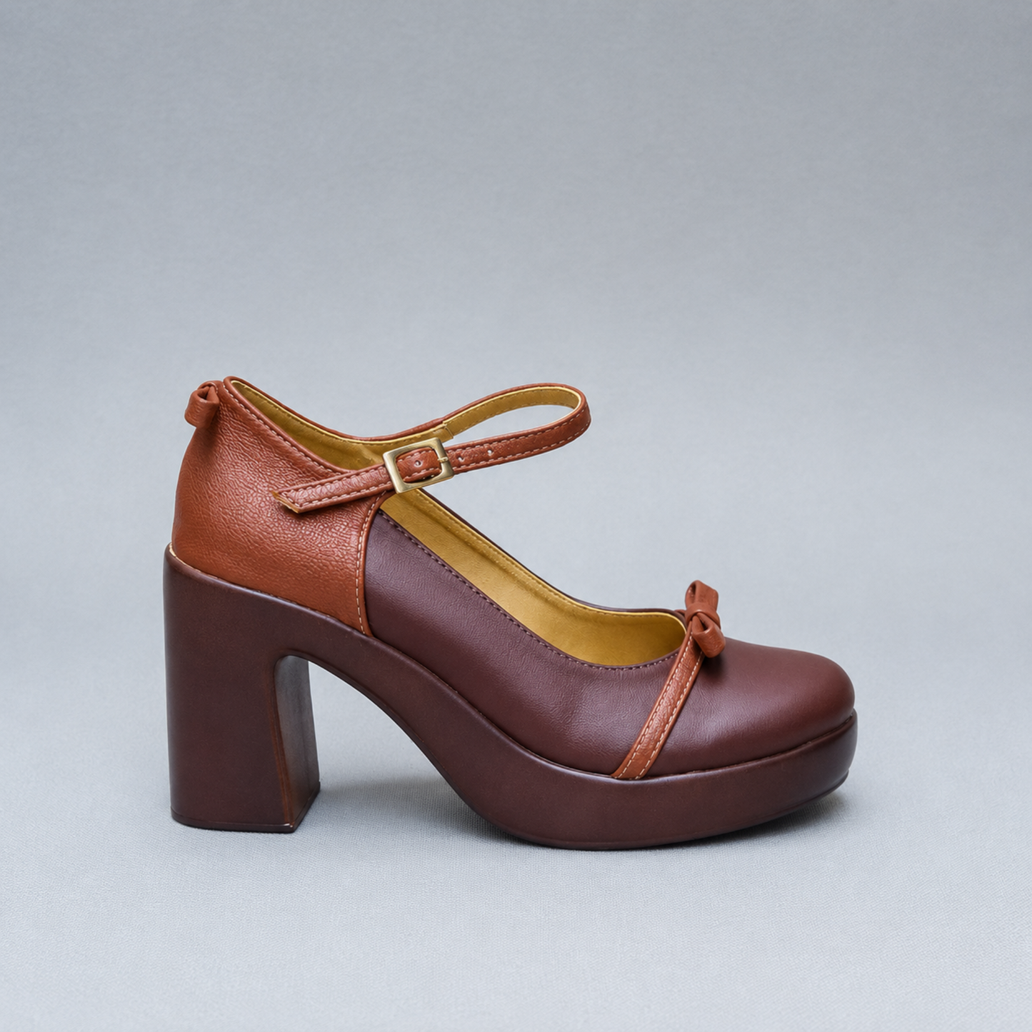 Sandalias de tacón con tiras cruzadas