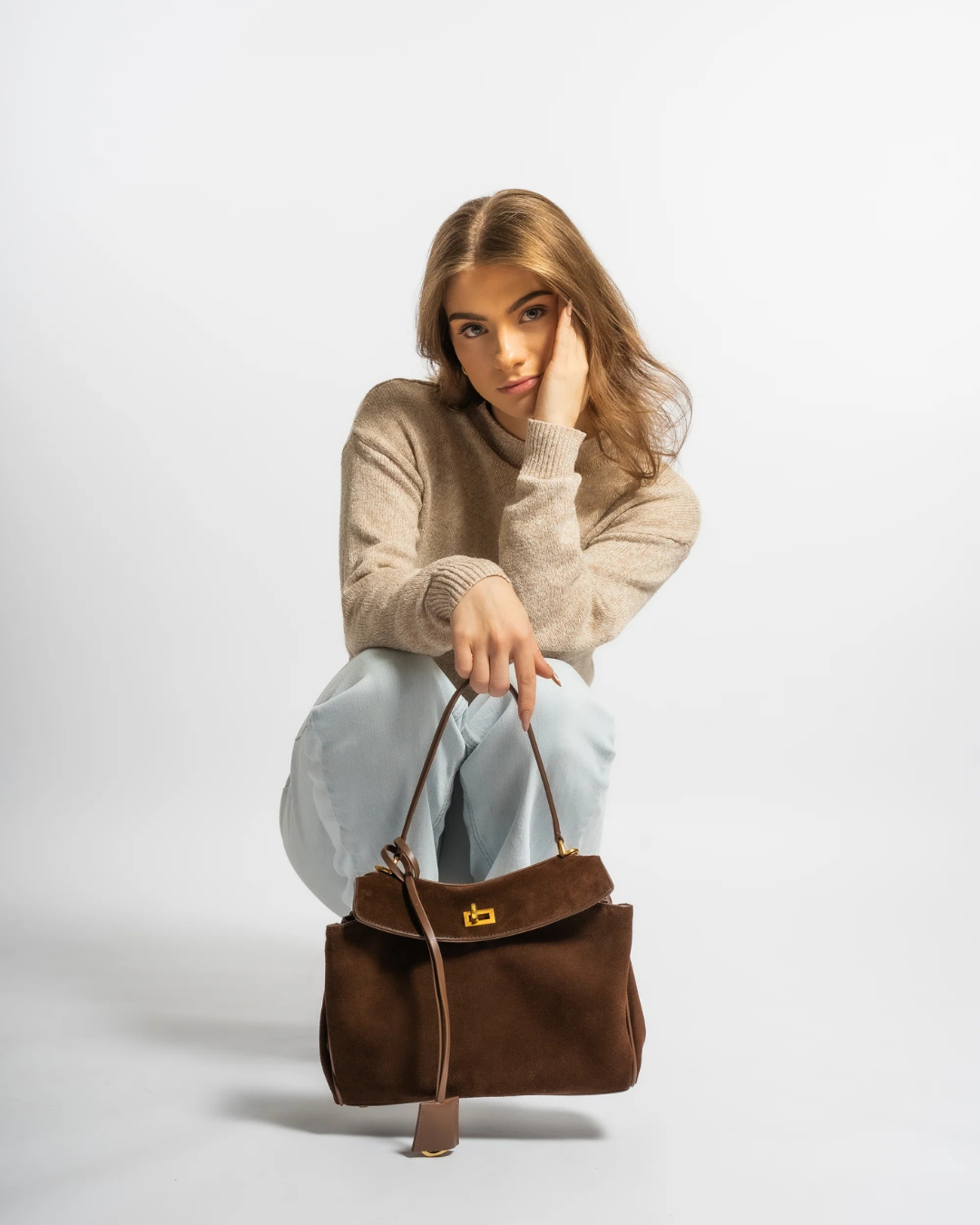 Bolso de mano con silueta esculpida para mujer