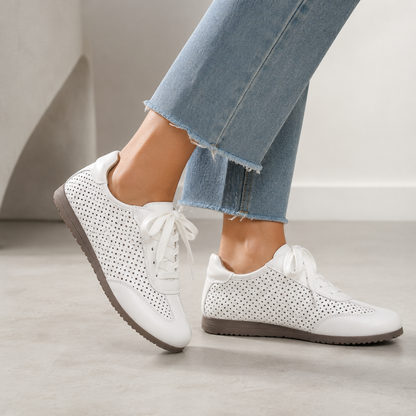 Zapatillas Perforadas con Cordones