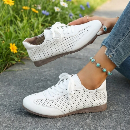 Zapatillas Perforadas con Cordones