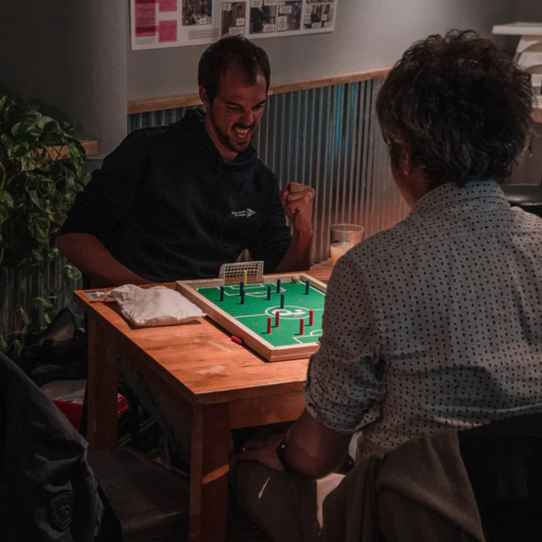 Juego de Mesa de Futbol Plegable y Sostenible