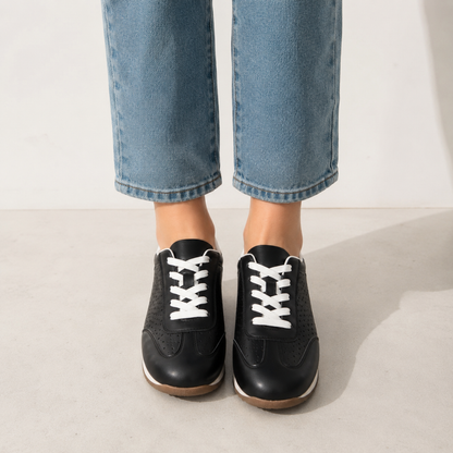 Zapatillas Perforadas con Cordones