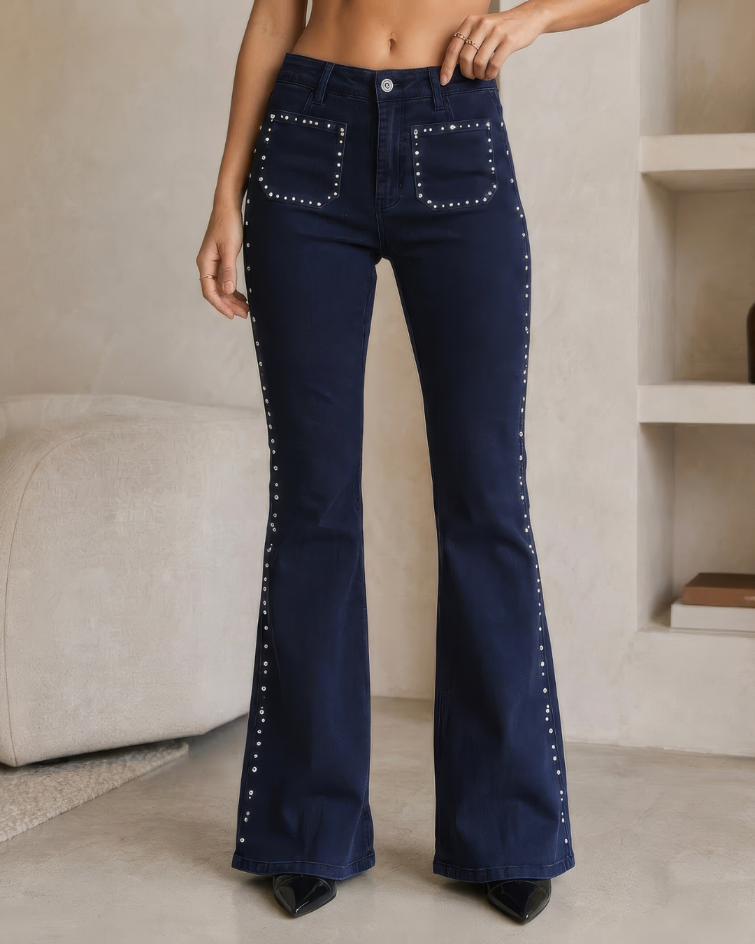 Pantalón Flare de Tiro Alto con Tachas