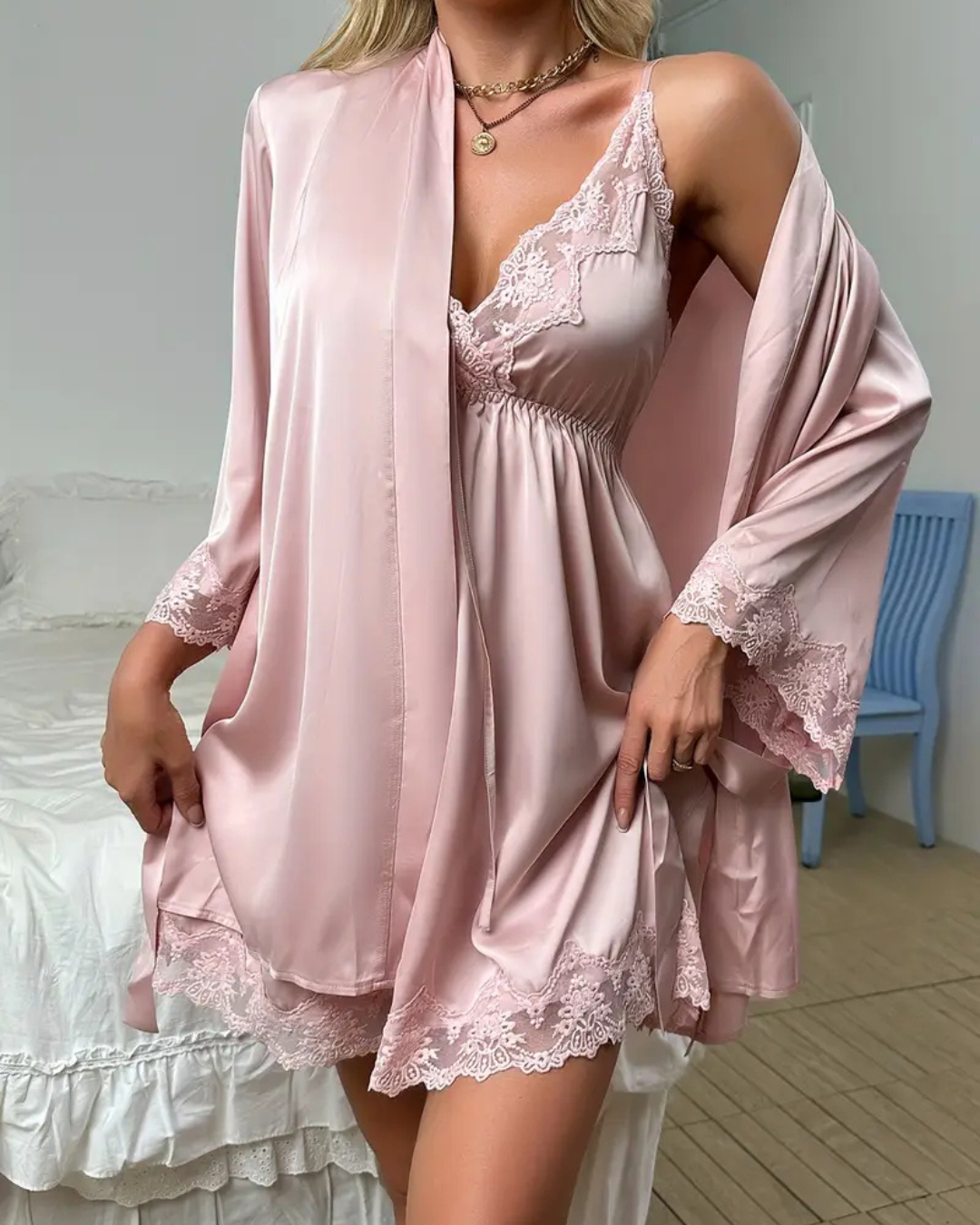 Pijama de Satén con Encaje para Mujer