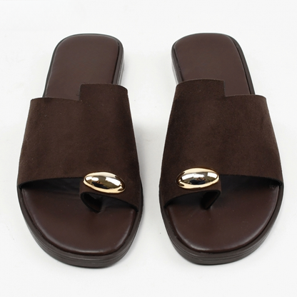Sandalias Planas con Detalle Metálico
