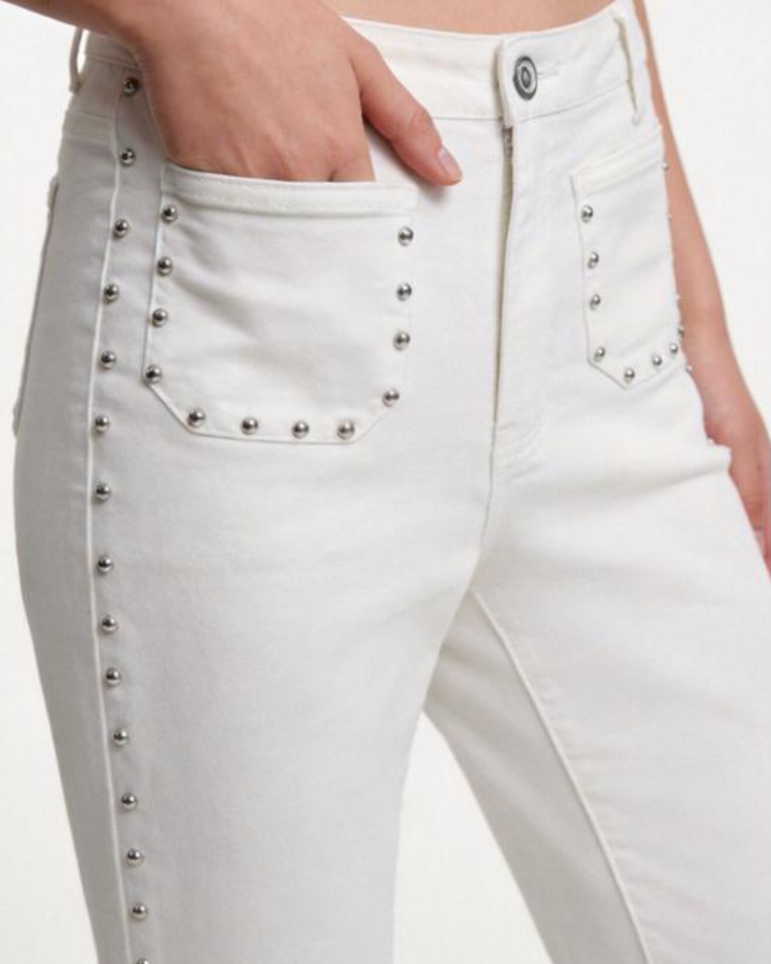 Pantalón Flare de Tiro Alto con Tachas