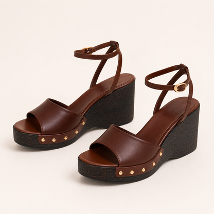 Sandalias de Cuña con Efecto Madera y Tachas®